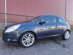 Opel Corsa - 1.4-16V White Edition