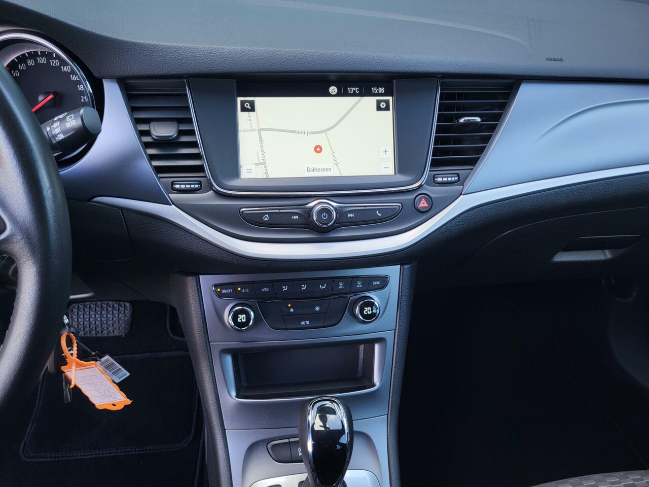 Opel Astra - 1.4 Turbo 120 Jaar Edition AUTOMAAT! Airco/ AppleCarPlay/ AndroidAuto!!