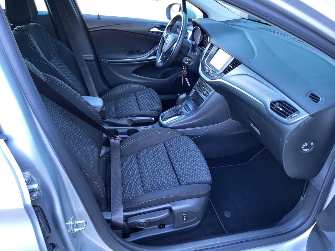 Opel Astra - 1.4 Turbo 120 Jaar Edition AUTOMAAT! Airco/ AppleCarPlay/ AndroidAuto!!