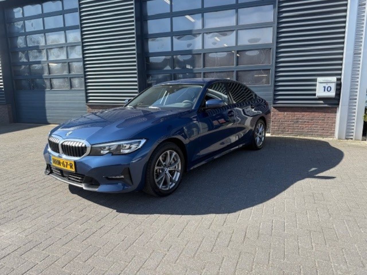 BMW 3-serie - 330e Phev Sport Line Digi-Dash Stoelv. Apple-Carplay Trekhaak - AutoWereld.nl