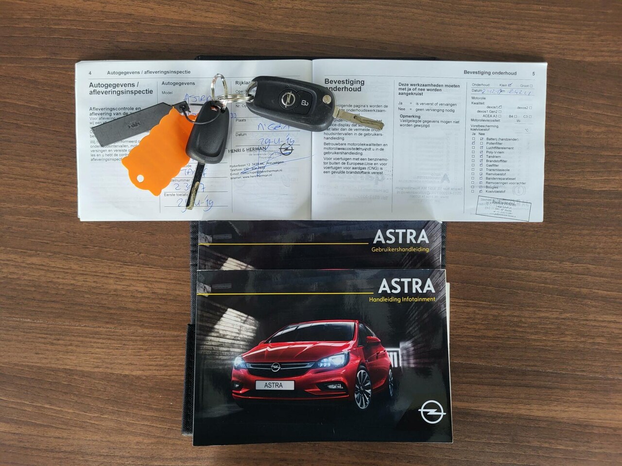 Opel Astra - 1.4 Turbo 120 Jaar Edition AUTOMAAT! Airco/ AppleCarPlay/ AndroidAuto!!