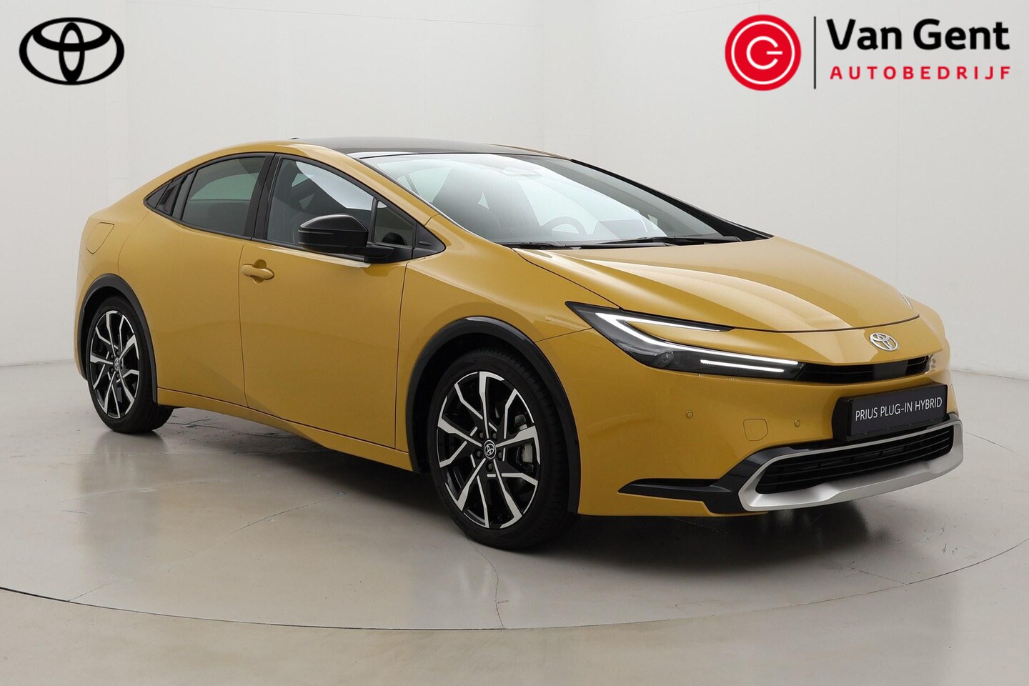 Toyota Prius - 2.0 Plug-in Executive | Panoramadak | Navigatie | 19 inch | Dodehoek detectie | Digitale b - AutoWereld.nl