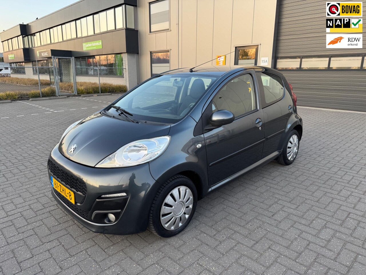 Peugeot 107 - 1.0 Active 1.0 Active - AutoWereld.nl