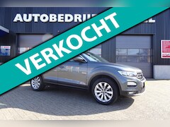 Volkswagen T-Roc - 1.5 TSI Style, NL AUTO, NAP, AUTOMAAT, TREKHAAK, CARPLAY