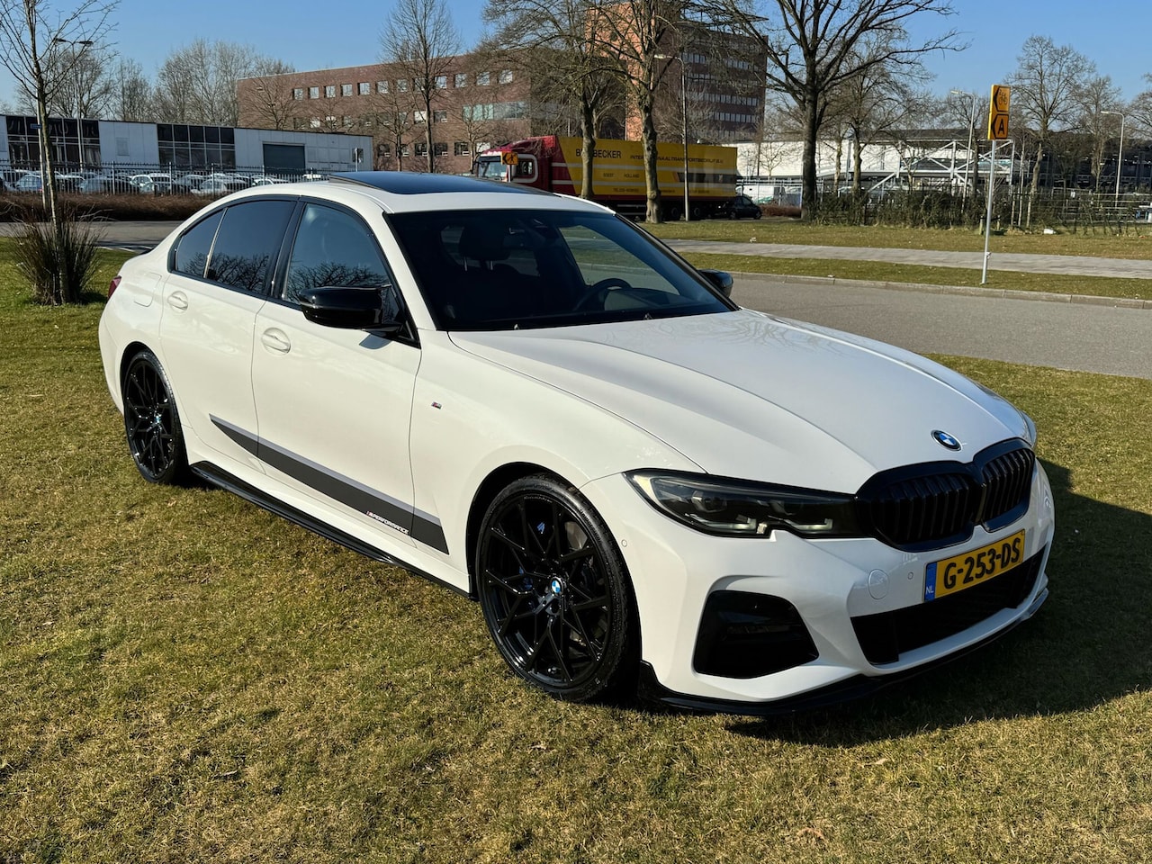 BMW 3-serie - 330i High Executive-M Performance-Pano-Head Up-NAP - AutoWereld.nl