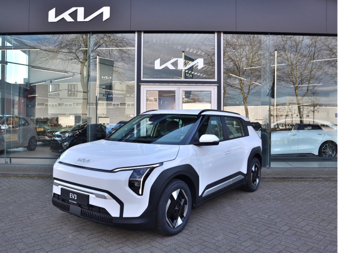 Kia EV3 - Plus 81.4 kWh -Uit Voorraad leverbaar- Navi+BT+Cam Cr. Control LED Stoel+Stuurverw. 17''LM - AutoWereld.nl