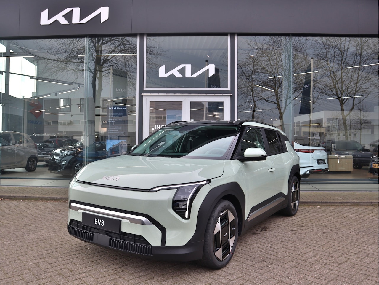 Kia EV3 - Plus Advanced 81.4 kWh Snel leverbaar! Navi+BT+Cam Stoel+Stuurverw. Leder LED 19''LMV 10 j - AutoWereld.nl