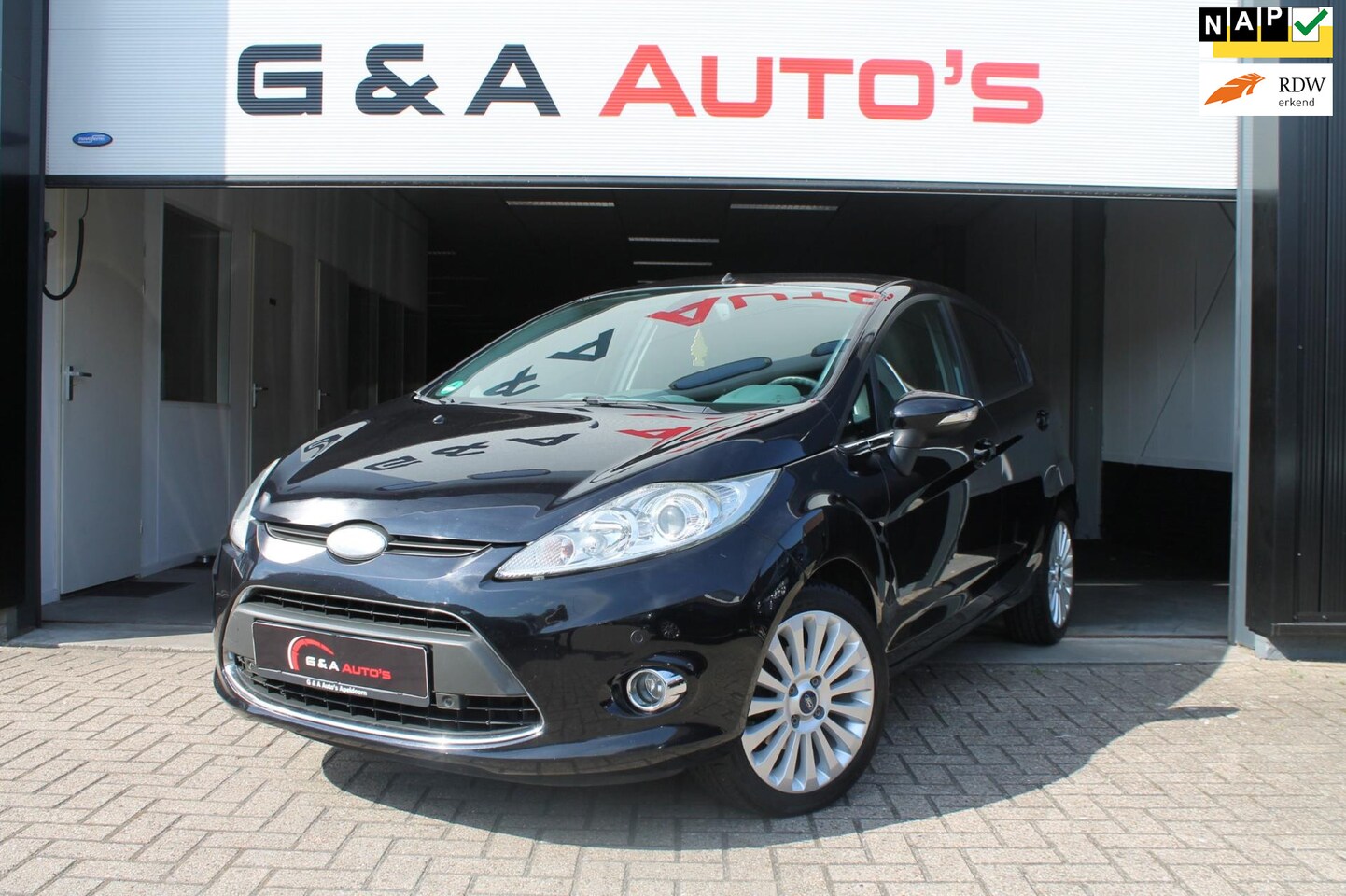 Ford Fiesta - 1.4 Titanium / AIRCO / STOELVERW / PDC / 5 DEURS - AutoWereld.nl