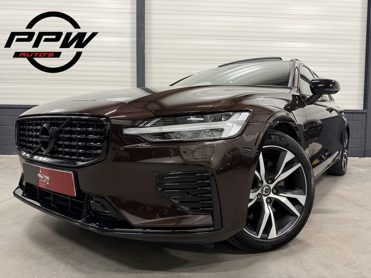 Volvo V60 - T6 Recharge AWD R-Design PANO/MEMORY/H&K/CAMERA/KEYLESS/SPORT-LEER/DAB/STANDKACHEL/PRIVACY - AutoWereld.nl