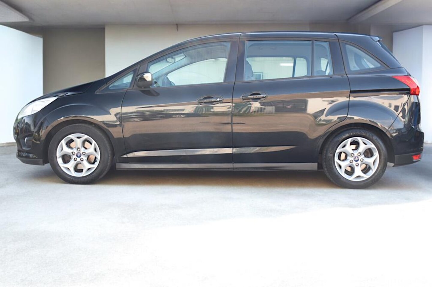 Ford Grand C-Max - 1.6 Trend 7p. 1.6 Trend 7p., 1e eigenaar, parkeerhulp, dealeronderhouden, 2 Schuifdeuren,