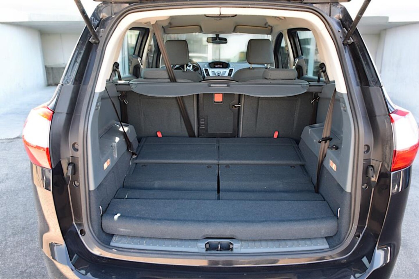 Ford Grand C-Max - 1.6 Trend 7p. 1.6 Trend 7p., 1e eigenaar, parkeerhulp, dealeronderhouden, 2 Schuifdeuren,