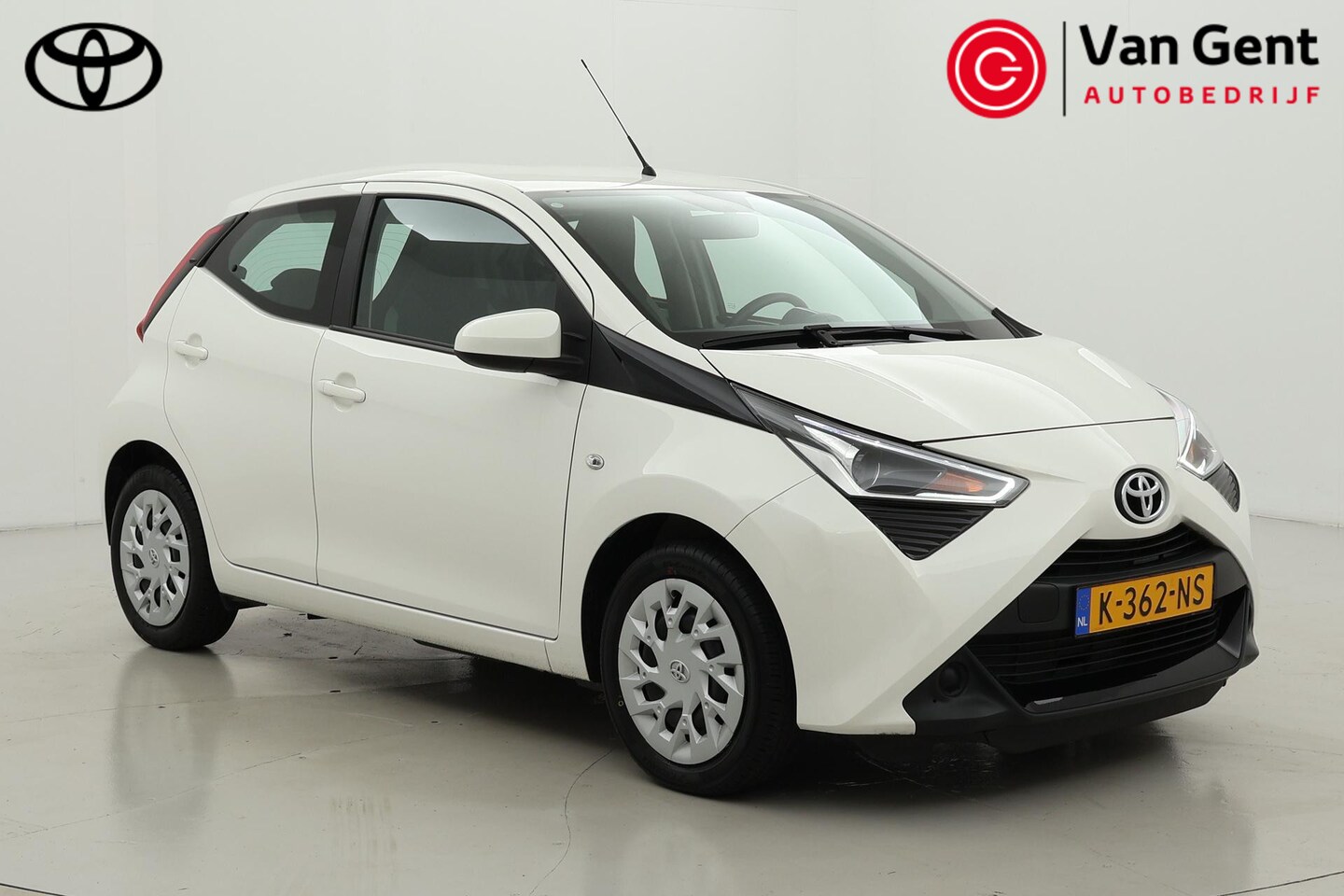 Toyota Aygo - 1.0 VVT-i x-play | Fietsensteun | Apple Carplay / Android Auto - AutoWereld.nl