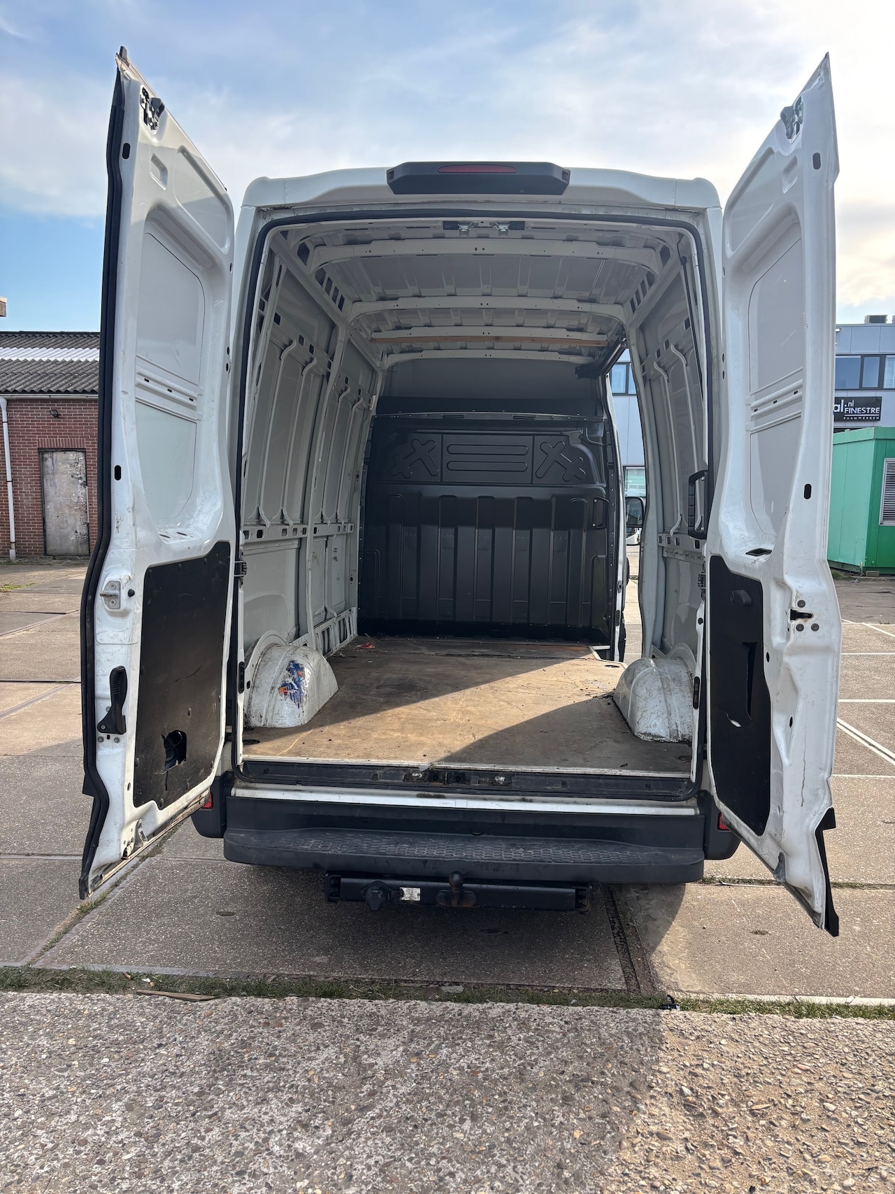 Iveco Daily - 35S14V 2.3 352 H2 L Kort L1 Trekhaak 3500 kg Euro 6
