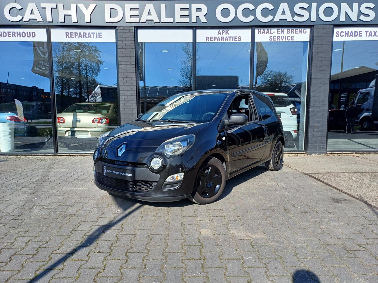 Renault Twingo - 1.2 16V Parisienne Airco Trekhaak Zwart Elec. ramen - AutoWereld.nl