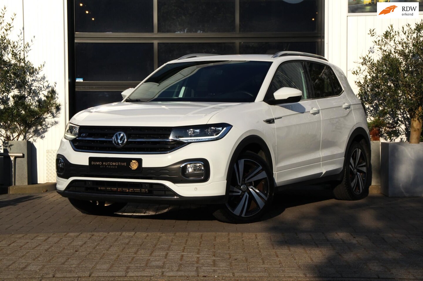 Volkswagen T-Cross - 1.0 TSI R-Line - AUTOMAAT - LED - CAMERA - ACC - CARPLAY - VIRTUAL DASHBOARD - AutoWereld.nl