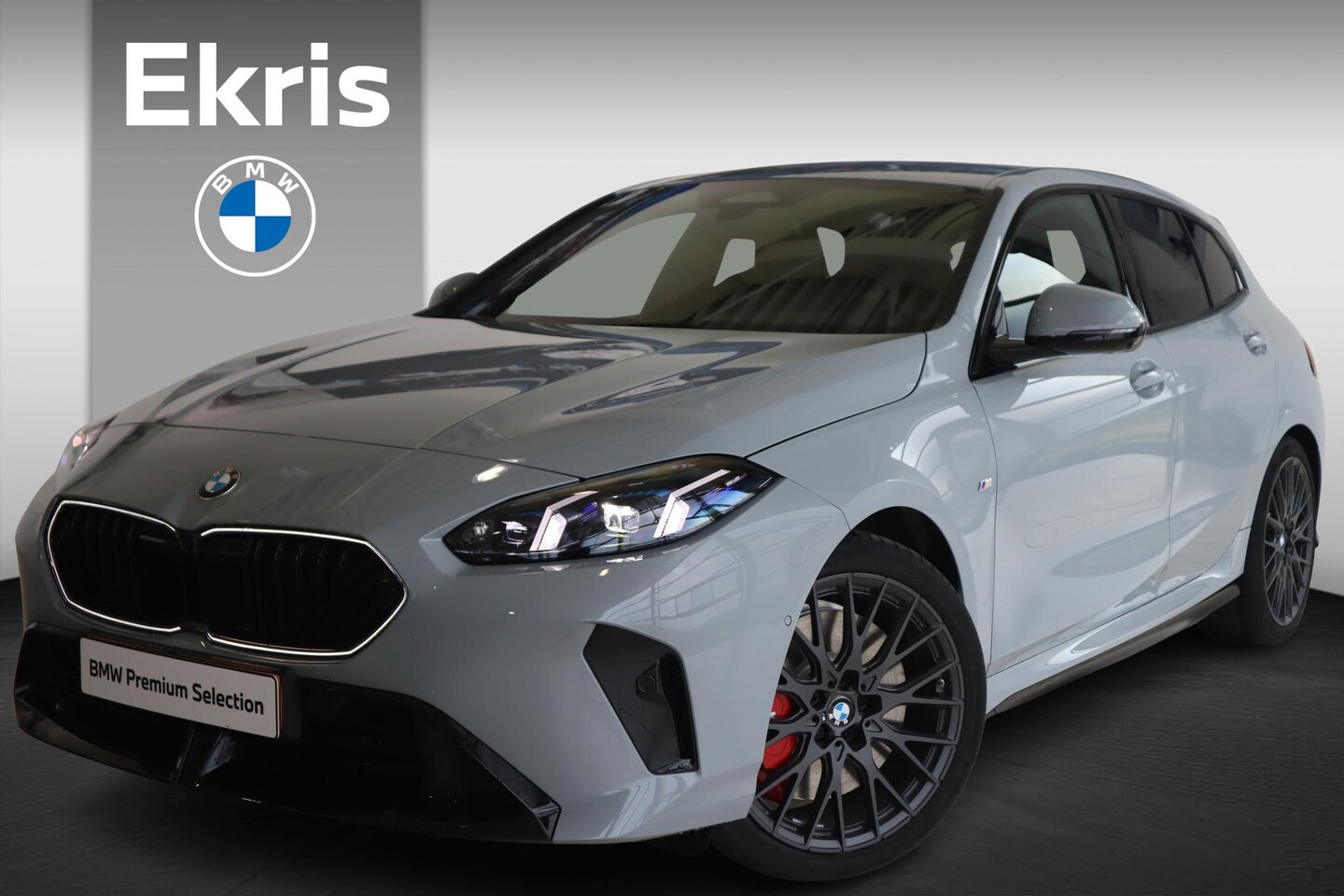 BMW 1-serie - 5-deurs 120 M Sportpakket Pro | Innovation Pack | Brooklyn Grau | 19'' LMV - AutoWereld.nl