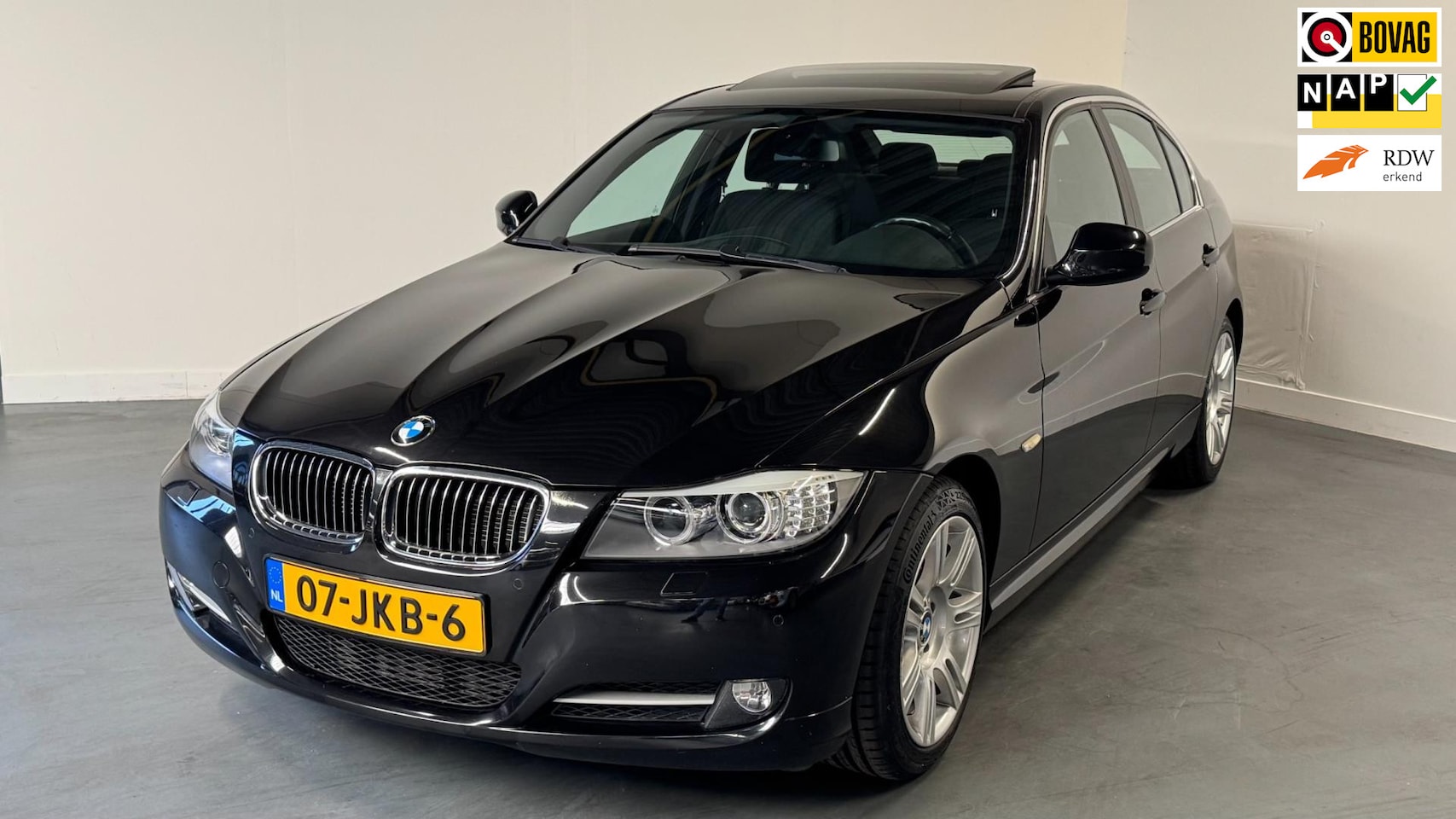 BMW 3-serie - 335i Business Line | DAKRAAM | PARKEERSENS. | INKLAPB. TREKHAAK | BLUETOOTH | NAVI | - AutoWereld.nl