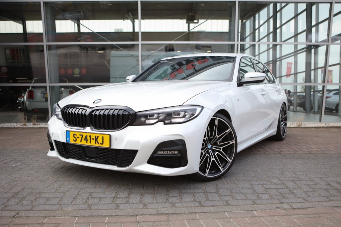 BMW 3-serie - 330i M Sport 330i M-Sport - AutoWereld.nl