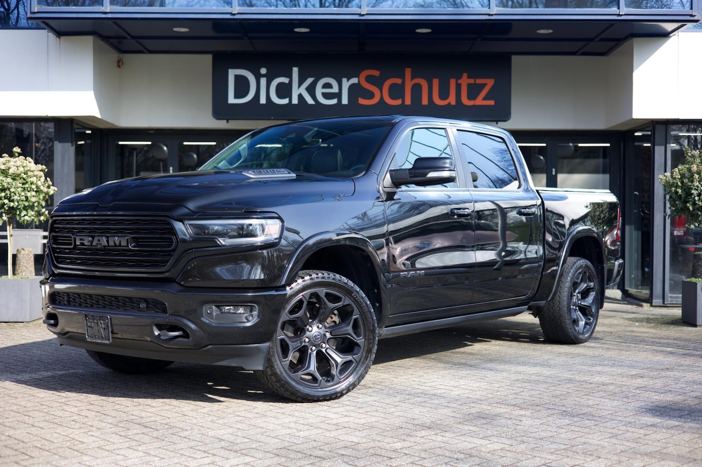 Dodge Ram 1500 - 5.7 V8 4x4 Crew Cab Limited NIght Edition - AutoWereld.nl