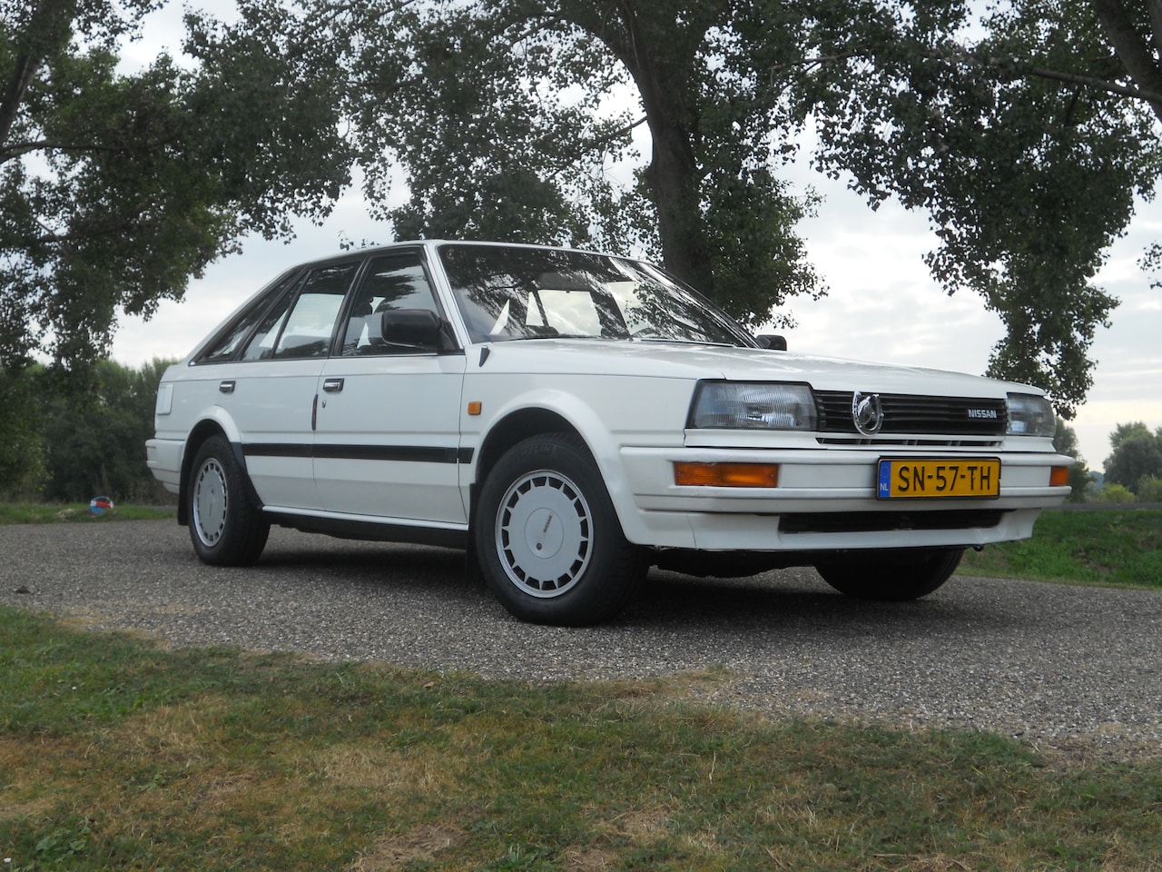 nissan-bluebird-2-0-slx.jpg