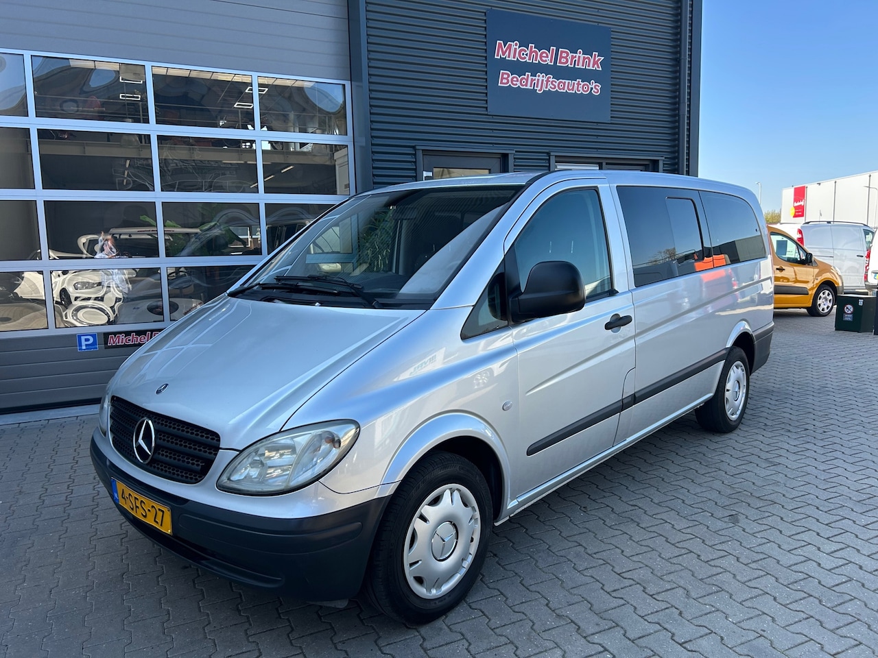 Mercedes-Benz Vito - 115 CDI 320 Lang 9 Persoons - AutoWereld.nl