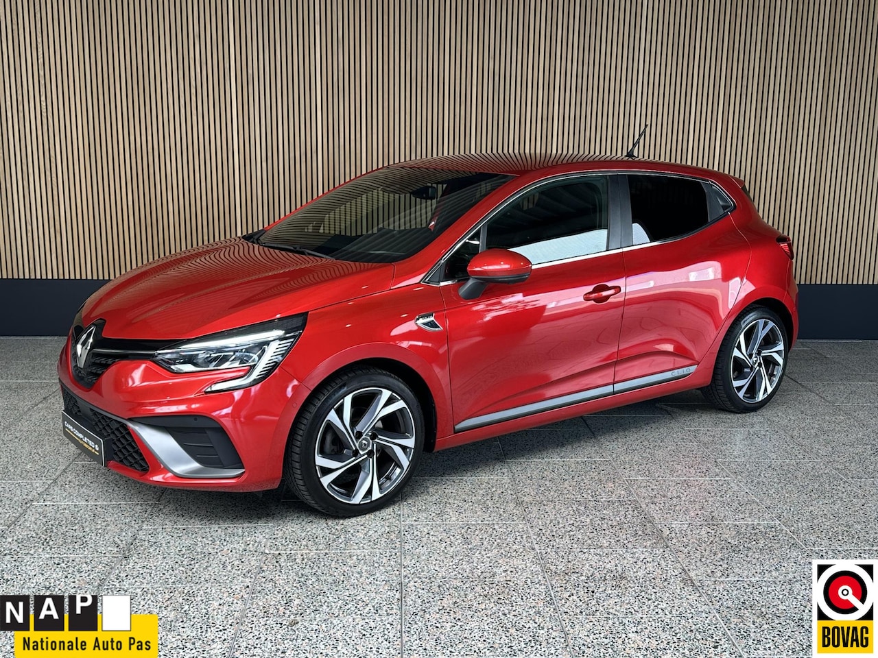 Renault Clio - 1.3 TCe R.S. Line Stoelverwarming | 360 camera | Trekhaak - AutoWereld.nl