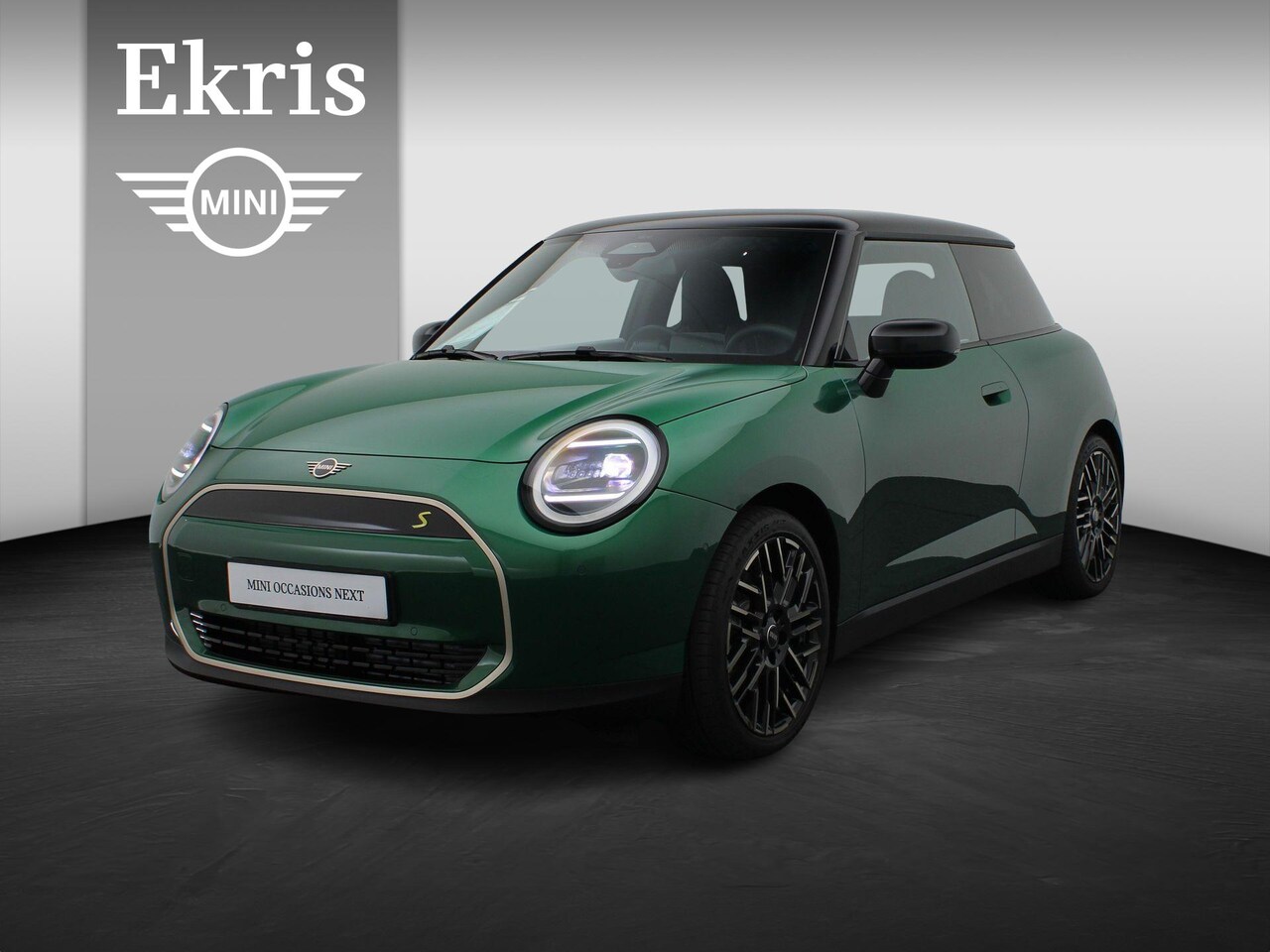 MINI Mini-Electric - 3-Deurs Cooper SE Favoured Trim + Pakket M + Glazen panoramadak + Elektrisch verwarmde voo - AutoWereld.nl