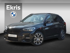 BMW X1 - xDrive25e M Sportpakket / Trekhaak / Panoramadak / Head-Up Display / Comfort Access / Stoe