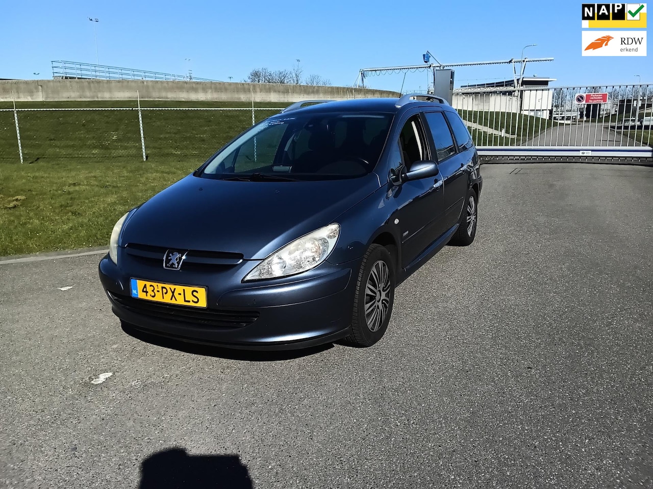 Peugeot 307 SW - 2.0 16V Navtech 7-PERSOONS - AutoWereld.nl