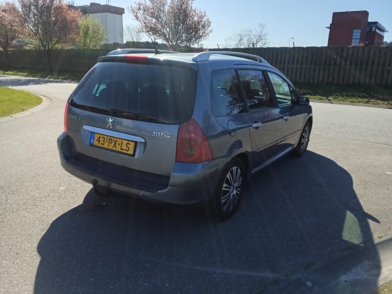 Peugeot 307 SW - 2.0 16V Navtech 7-PERSOONS