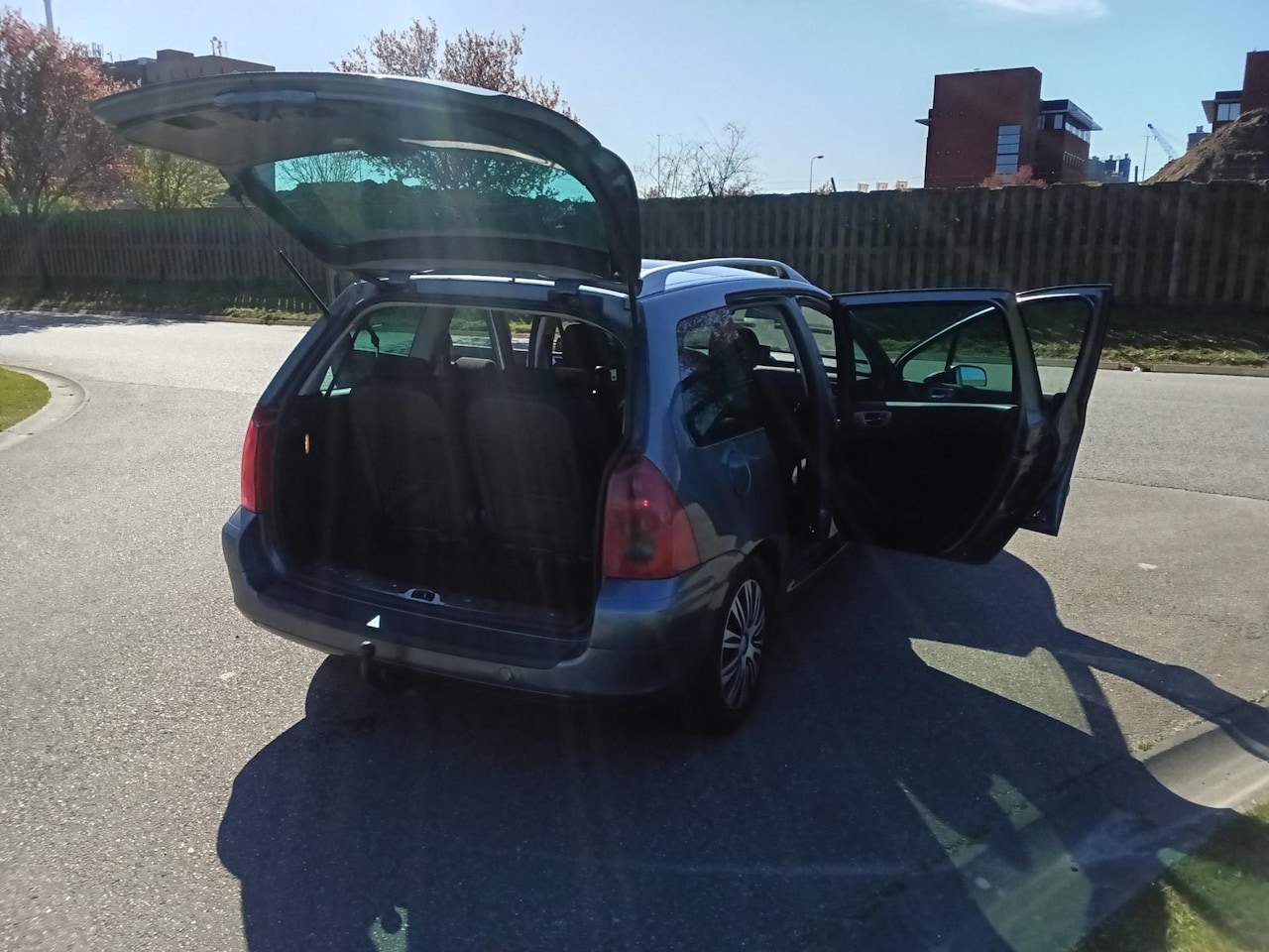 Peugeot 307 SW - 2.0 16V Navtech 7-PERSOONS
