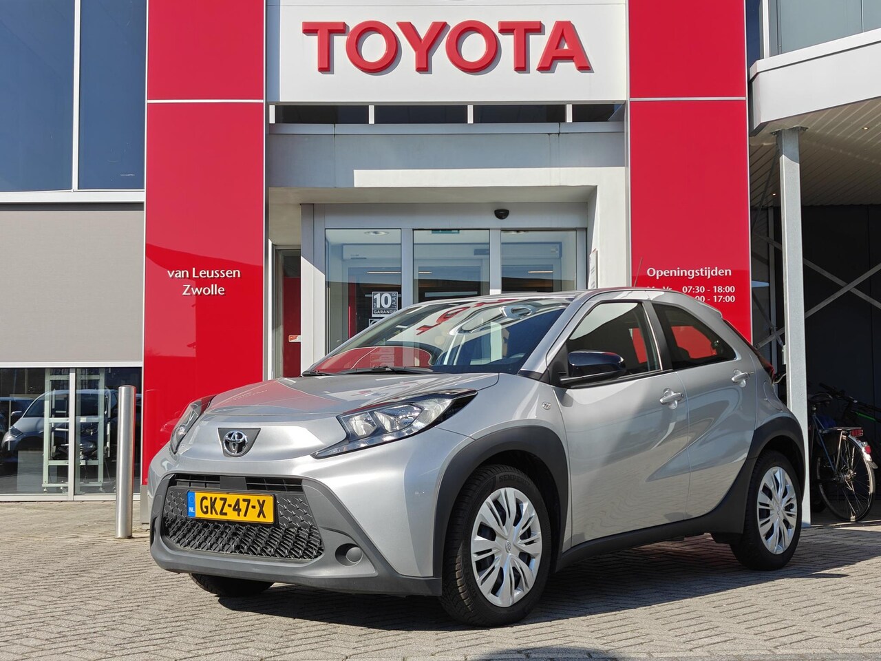 Toyota Aygo X - PLAY AD-CRUISE APPLE/ANDROID DAB CAMERA AIRCO EL-RAMEN & SPIEGELS - AutoWereld.nl