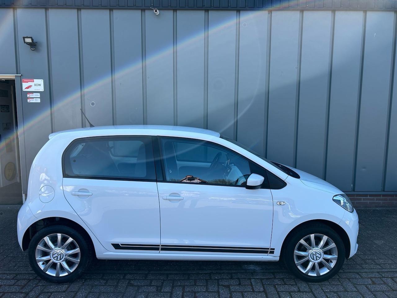 Volkswagen Up! - 1.0 high up! BlueMotion AIRCO//NAVI//AV+AB//STOELVERWARMING//