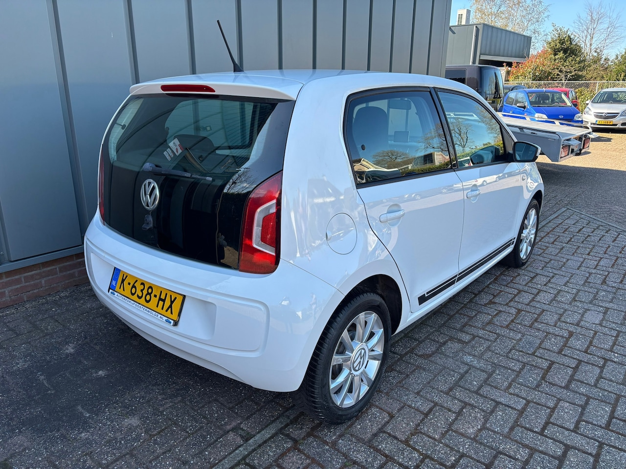 Volkswagen Up! - 1.0 high up! BlueMotion AIRCO//NAVI//AV+AB//STOELVERWARMING//