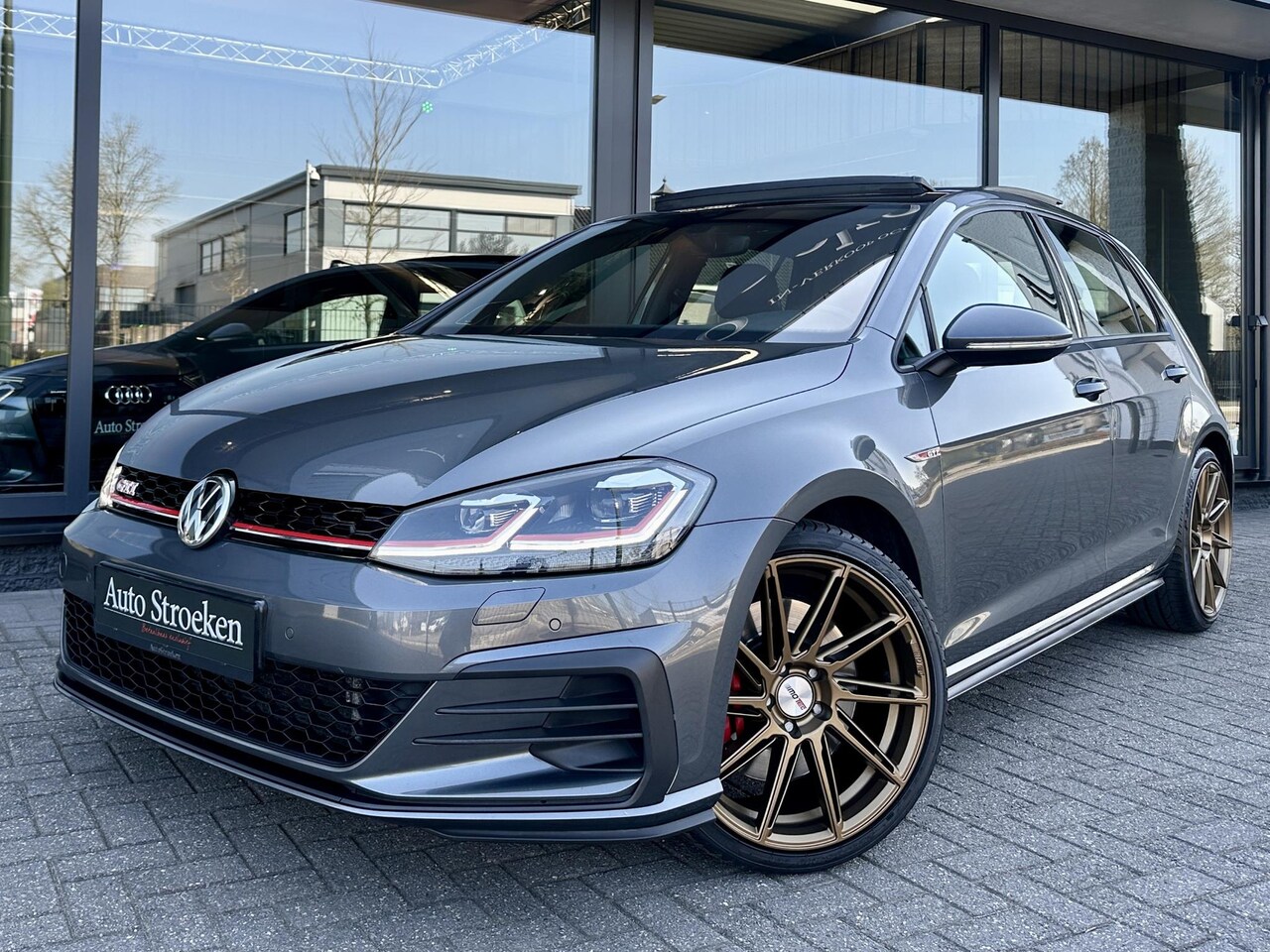 Volkswagen Golf - 2.0 GTI Facelift Pano DCC Ori.NL Virtual DynAudio - AutoWereld.nl