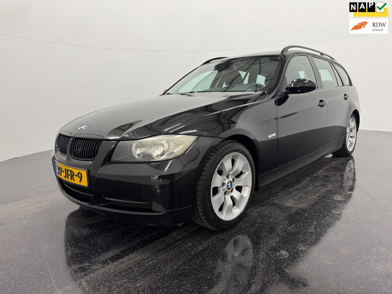 BMW 3-serie Touring - 320i AUT Executive - AutoWereld.nl