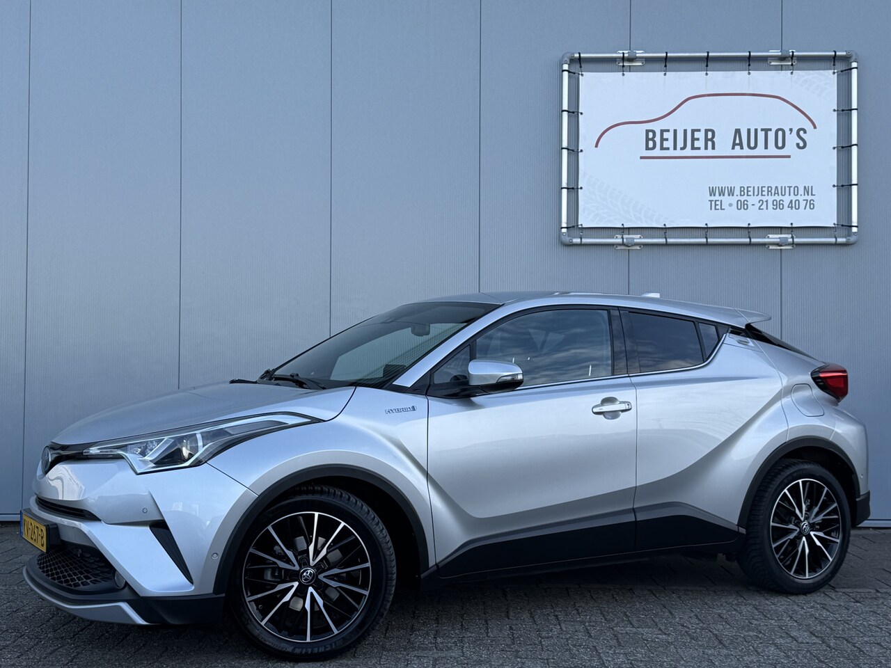 Toyota C-HR - 1.8 Hybrid Executive Automaat Navigatie/Camera/18inch. - AutoWereld.nl