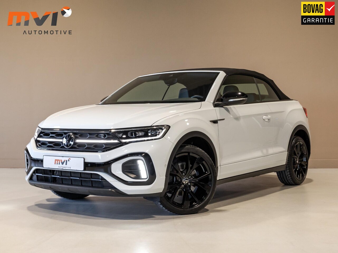 Volkswagen T-Roc Cabrio - 1.5 TSI R-Line / 150pk / Trekhaak / Achteruitrij camera / Leder / Beats audio / - AutoWereld.nl