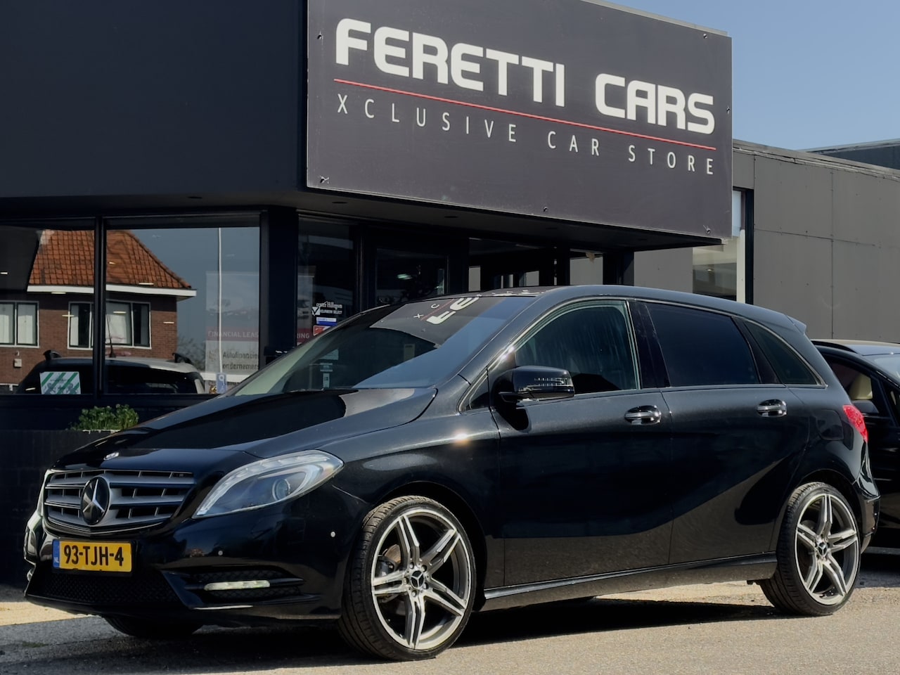 Mercedes-Benz B-klasse - 180 AUT7 AMBITION NAVI AIRCO LED 19 INCH-AMG VELGEN PDC - AutoWereld.nl