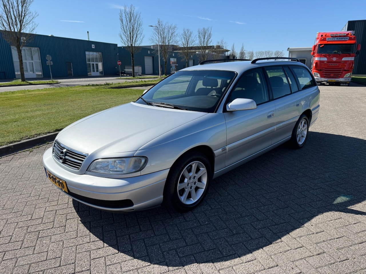 Opel Omega Wagon - 2.2i-16V Onyx Edition 2.2i-16V Onyx Edition - AutoWereld.nl