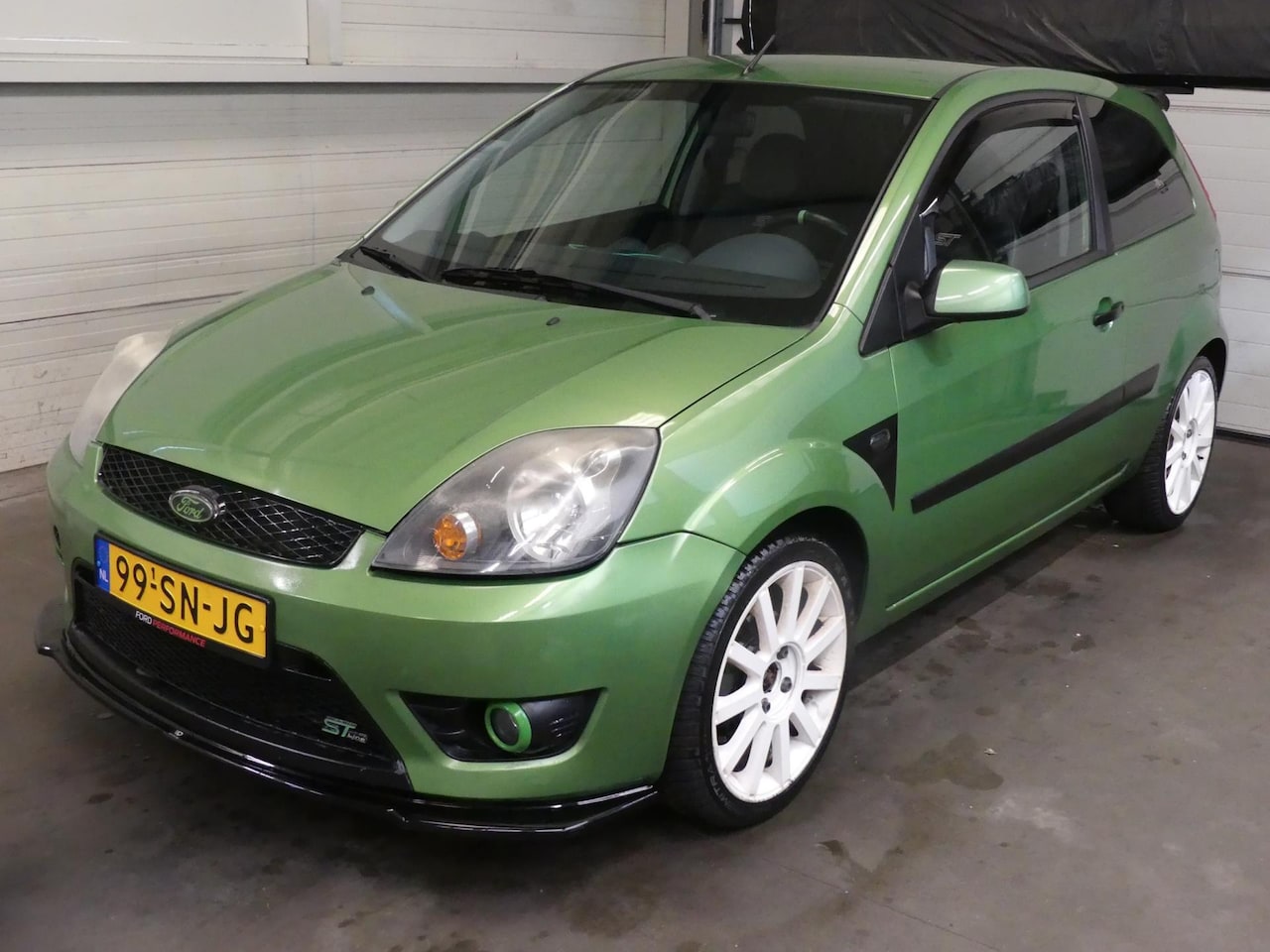 Ford Fiesta - 1.3-8V Futura - ST Look - Weinig KM NAP! - AutoWereld.nl