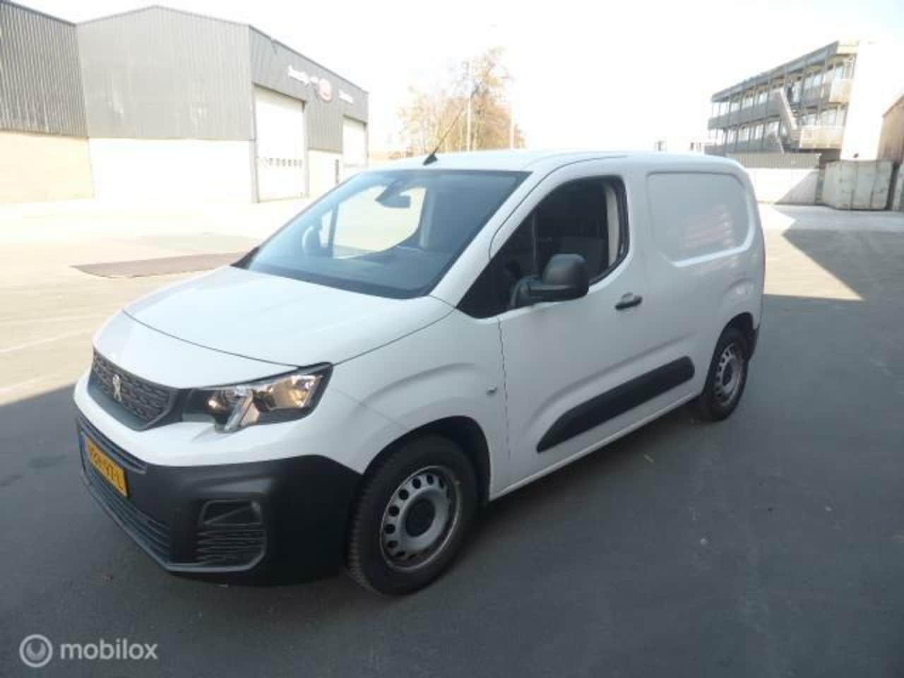 Peugeot Partner - bestel 1.5 BlueHDI Asphalt - AutoWereld.nl
