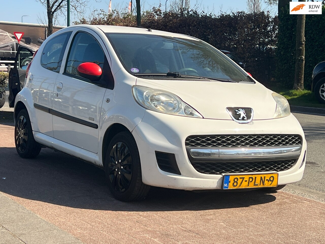 Peugeot 107 - 1.0 Millesim 200 *ZUINIG & BETROUWBAAR - AutoWereld.nl