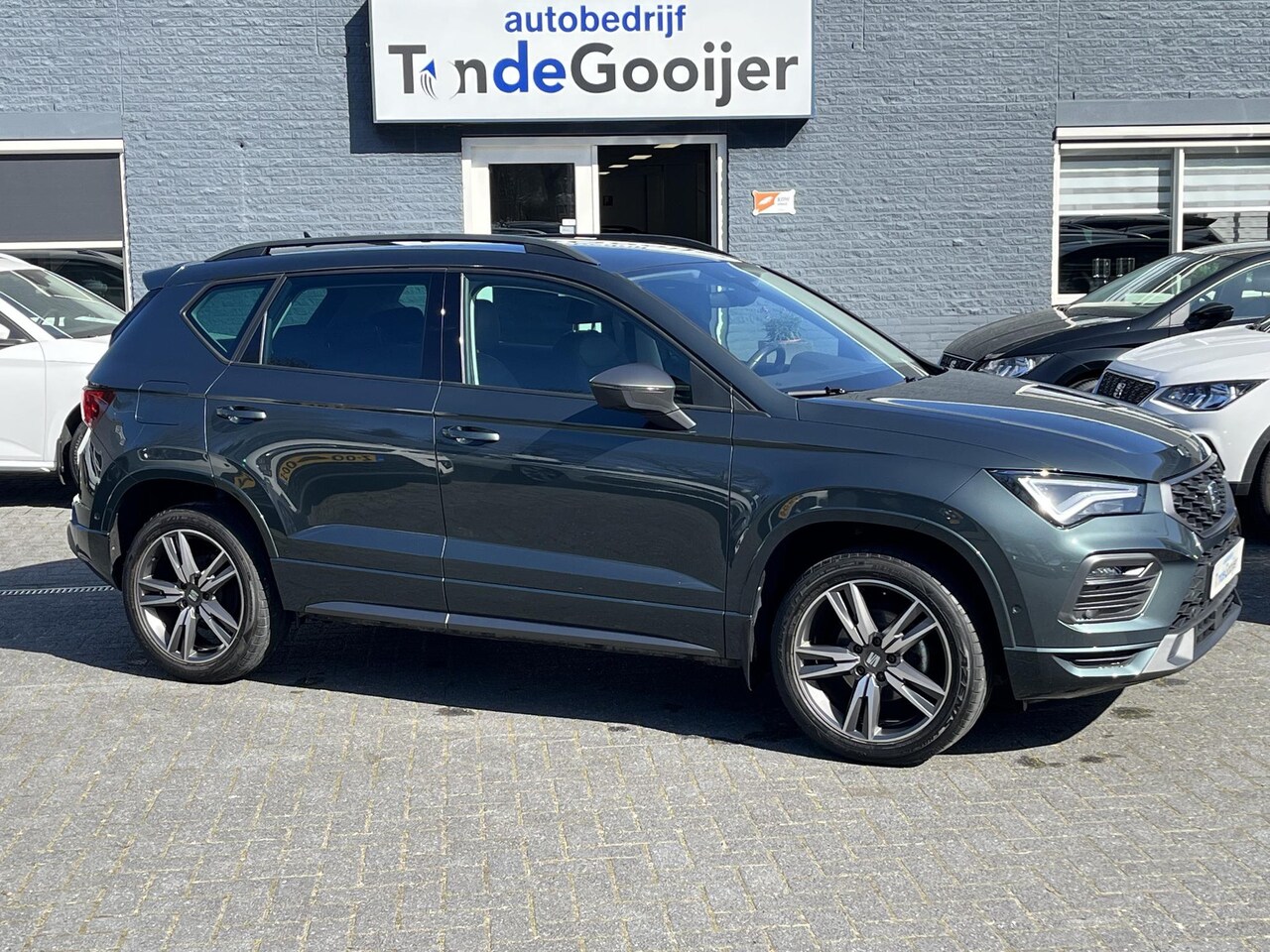Seat Ateca - 1.5 TSi DSG FR Business Intense | NAV. | EL. TREKHAAK | STANDKACHEL | CAMERA | - AutoWereld.nl
