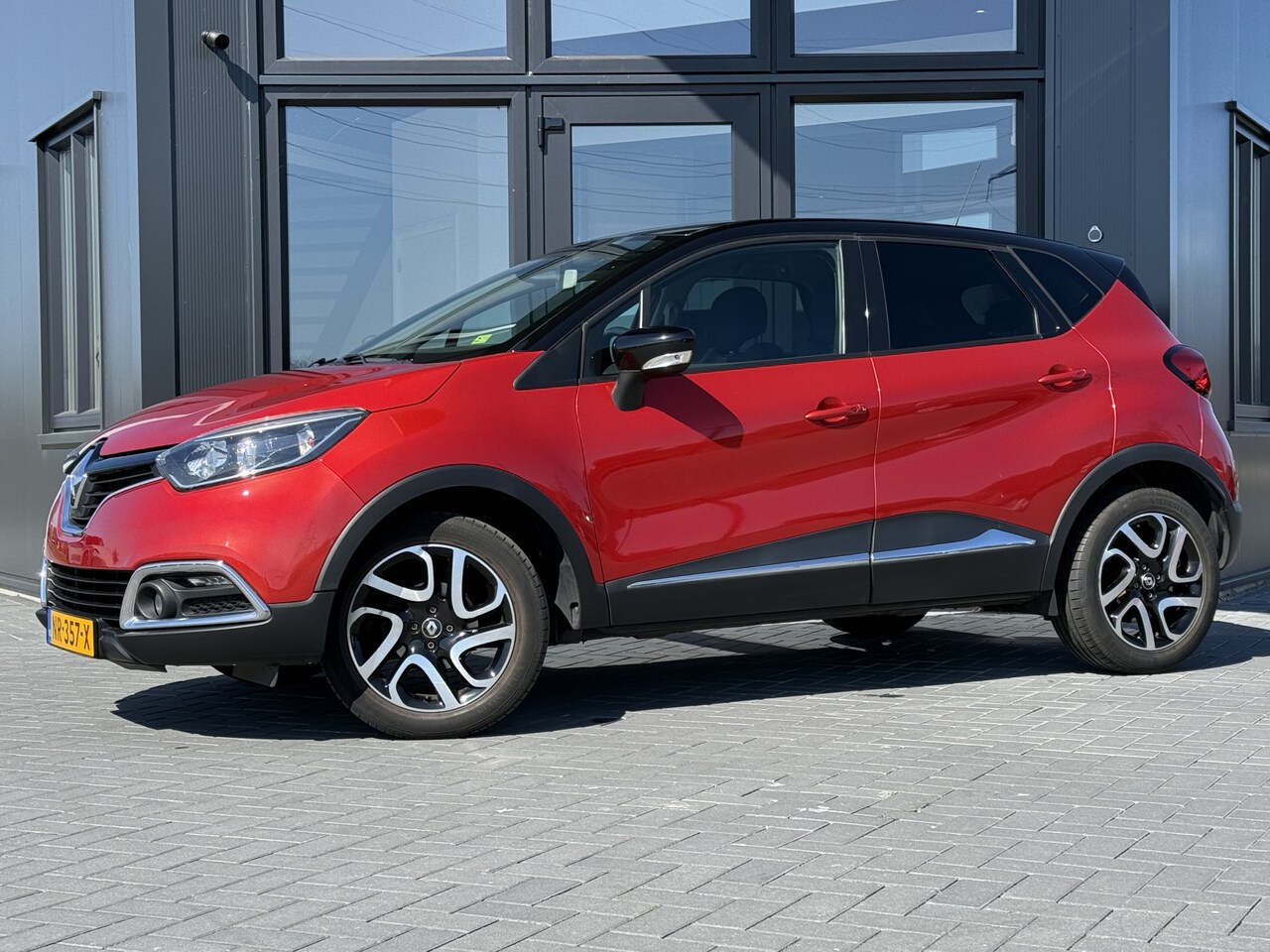 Renault Captur - 0.9 TCe Dynamique Clima | Cruise | Navi | Camera | Nwe beurt & APK - AutoWereld.nl