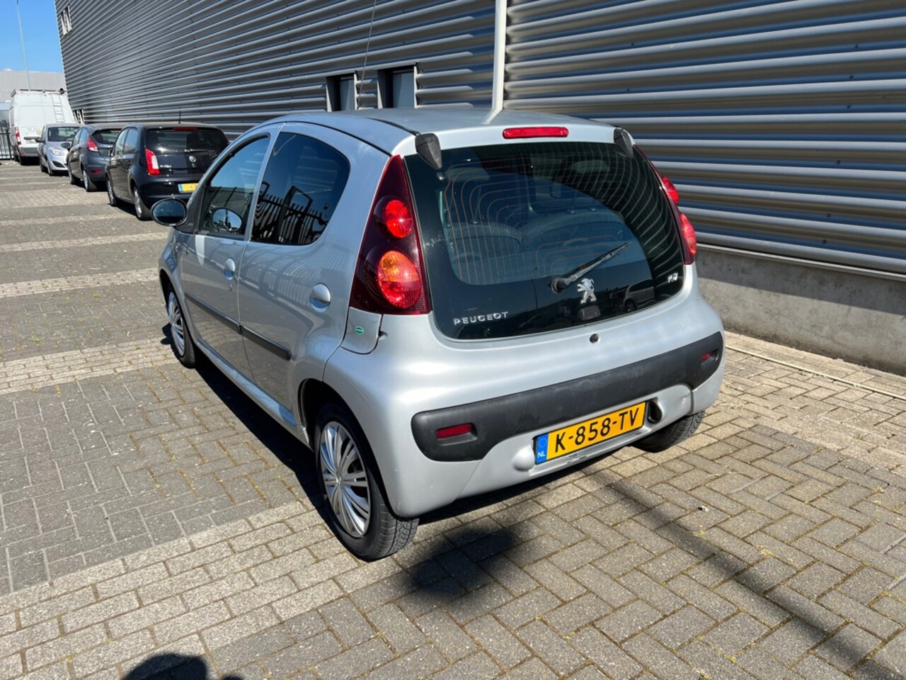 Peugeot 107 - 1.0 Urban Light Accent 1.0 Urban Light Accent - AutoWereld.nl