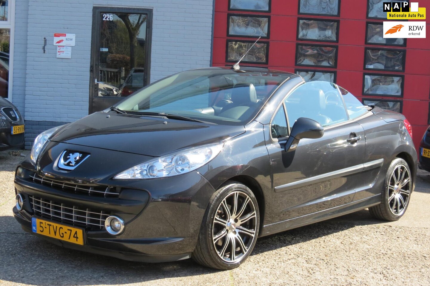 Peugeot 207 CC - 1.6 VTi 1.6 VTi , CABRIO , LEDER - AutoWereld.nl