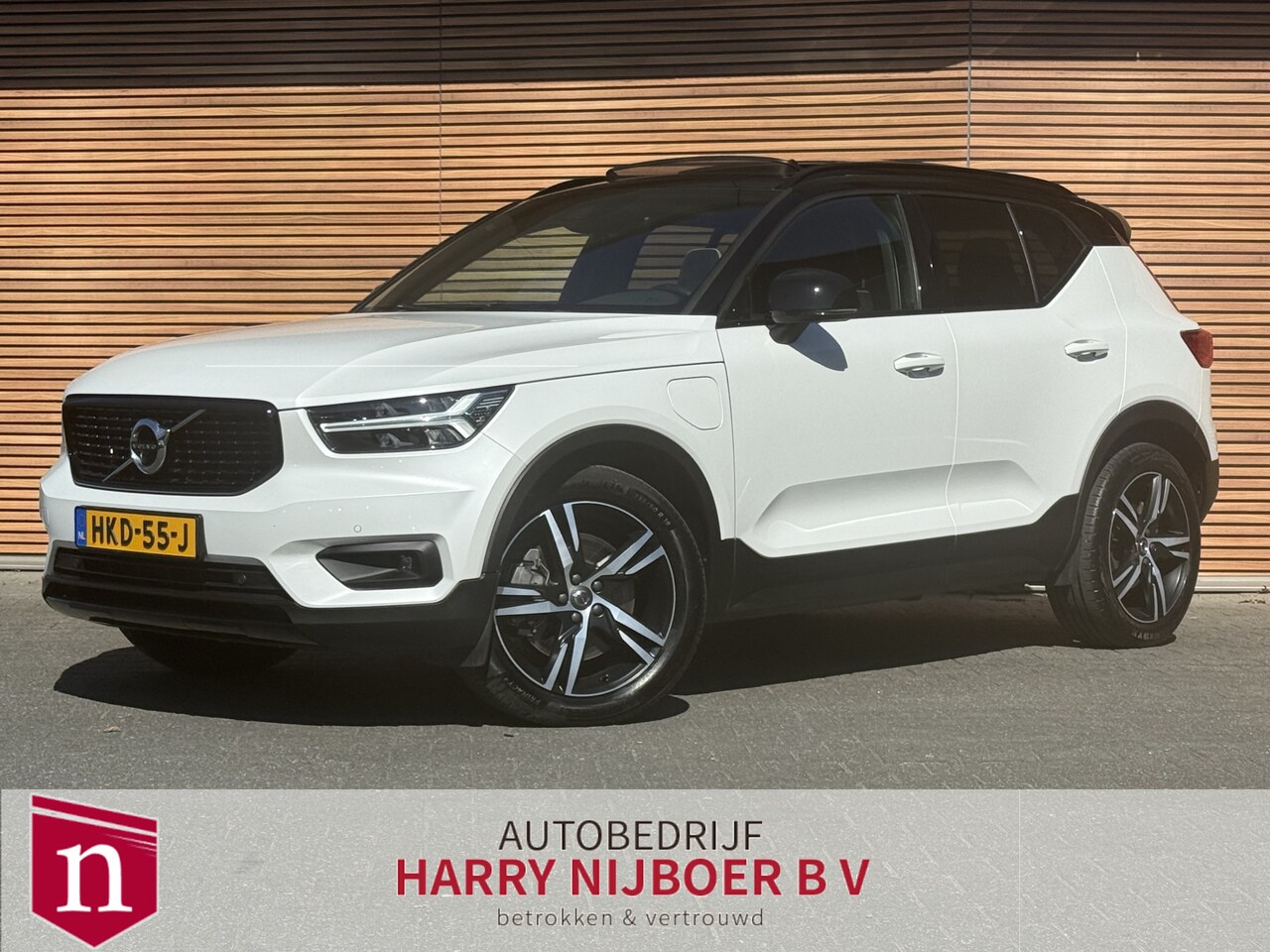 Volvo XC40 - 1.5 T5 Recharge R-Design Panodak / 360* Camera / Winterpakket / Navi / Adapt. Cruise - AutoWereld.nl