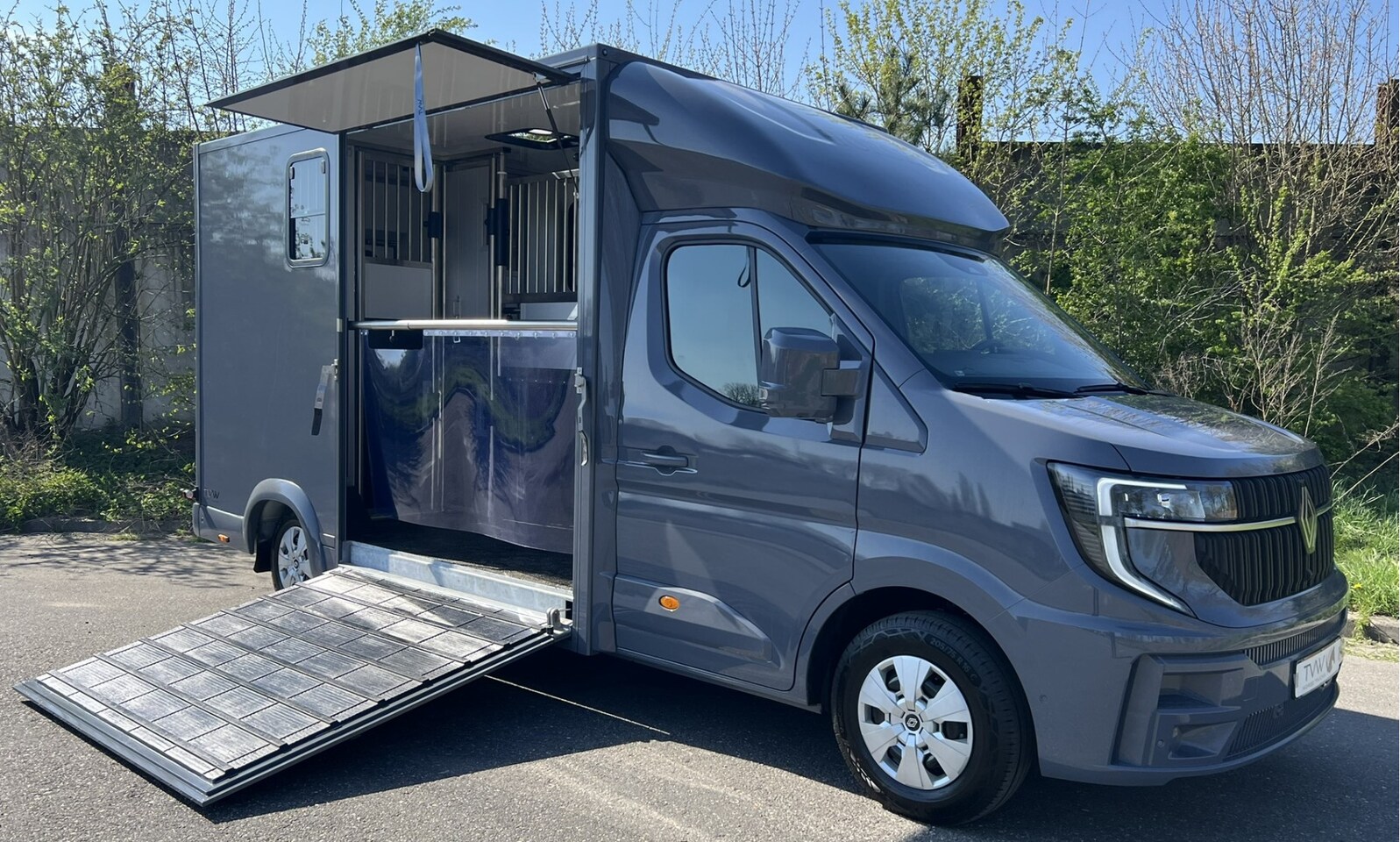 Renault Master - Paardenwagen / Horsetruck / Veewagen T35 2.0 dCi 170 L3H2 Extra - AutoWereld.nl
