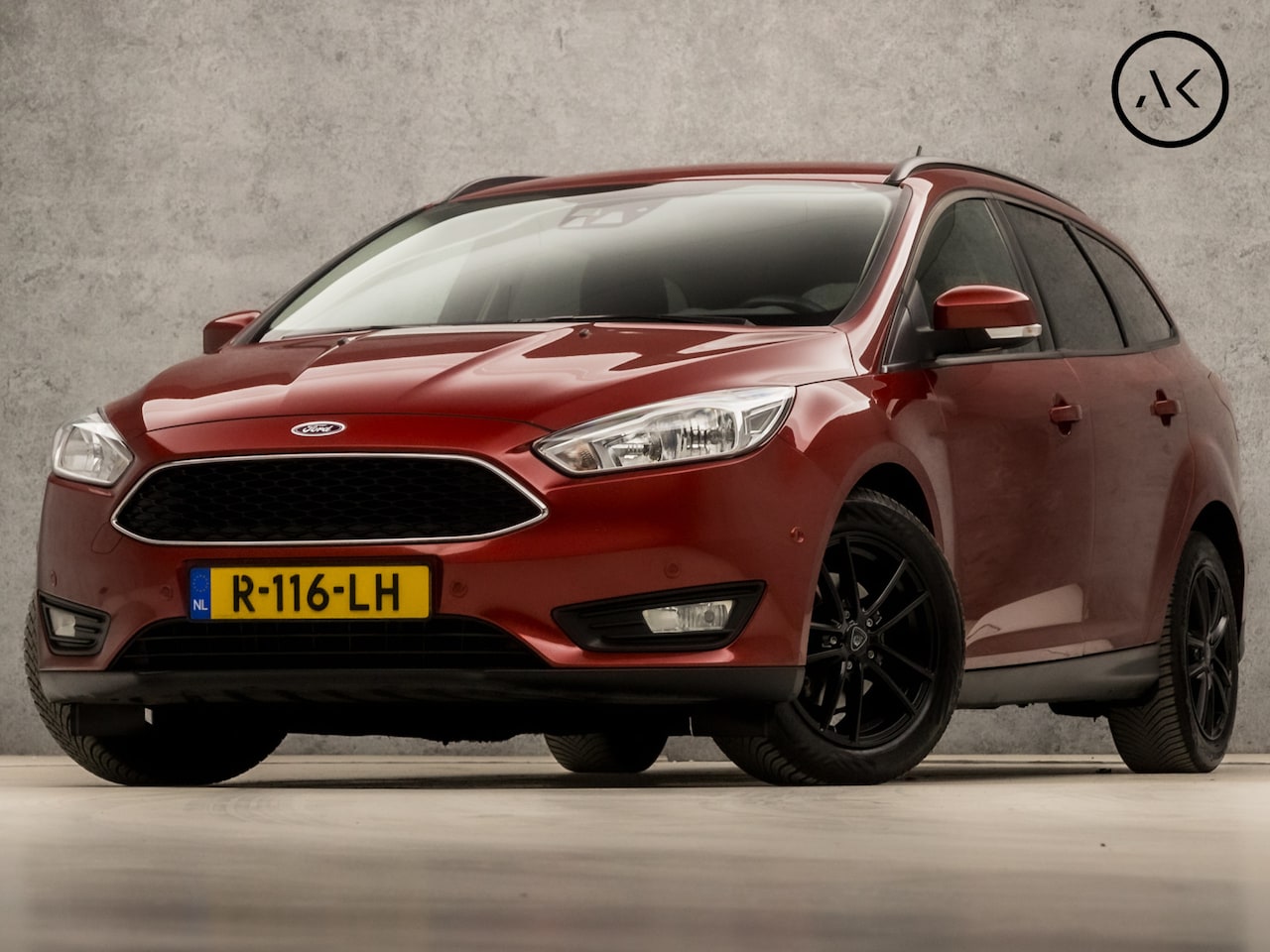 Ford Focus Wagon - 1.0 Sport Automaat (APPLE CARPLAY, NAVIGATIE, STUUR/STOELVERWARMING, SPORTSTOELEN, PARKEER - AutoWereld.nl